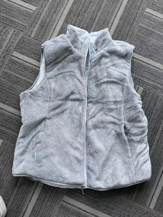 Women's Reversible padded gilet (4).jpg Women's Reversible padded gilet (4).jpg